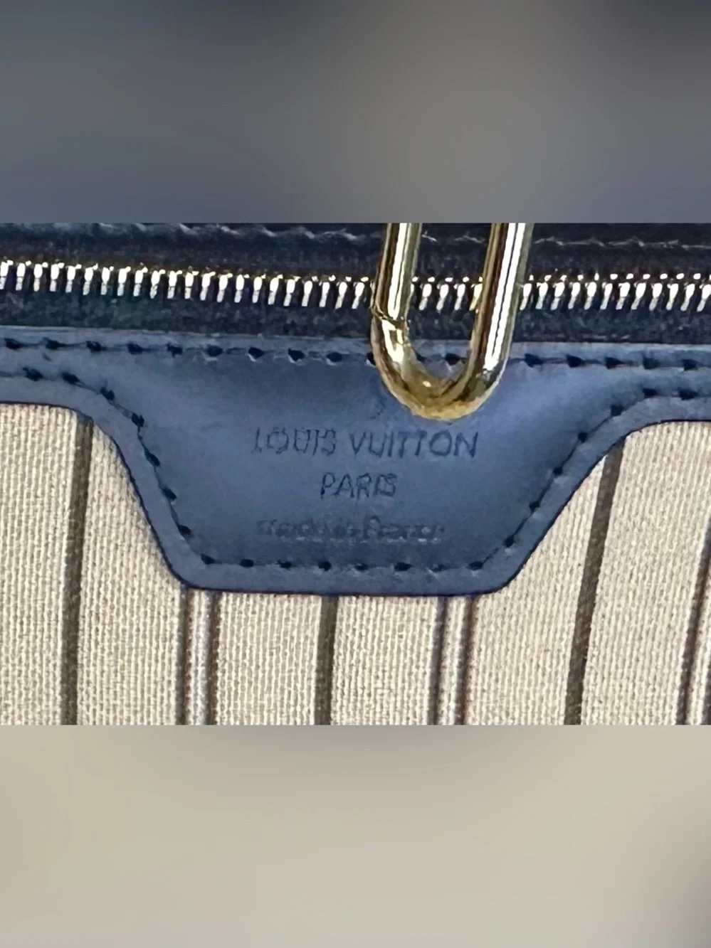 Louis Vuitton preloved excellent
